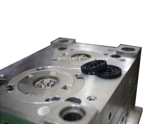 Plastic injection molds